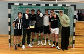 Bieroussia gewinnen 25. Fußballturnier der Ehemaligen